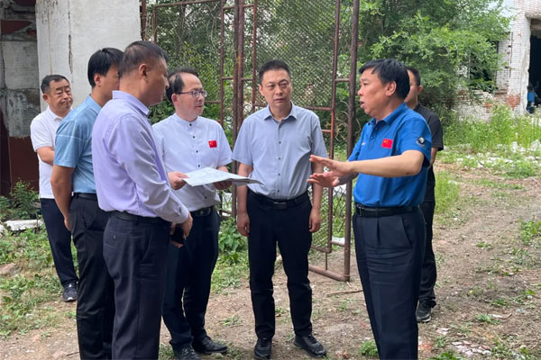 6月6日，上党区委副书记、区长冯丽华走进振东科技园